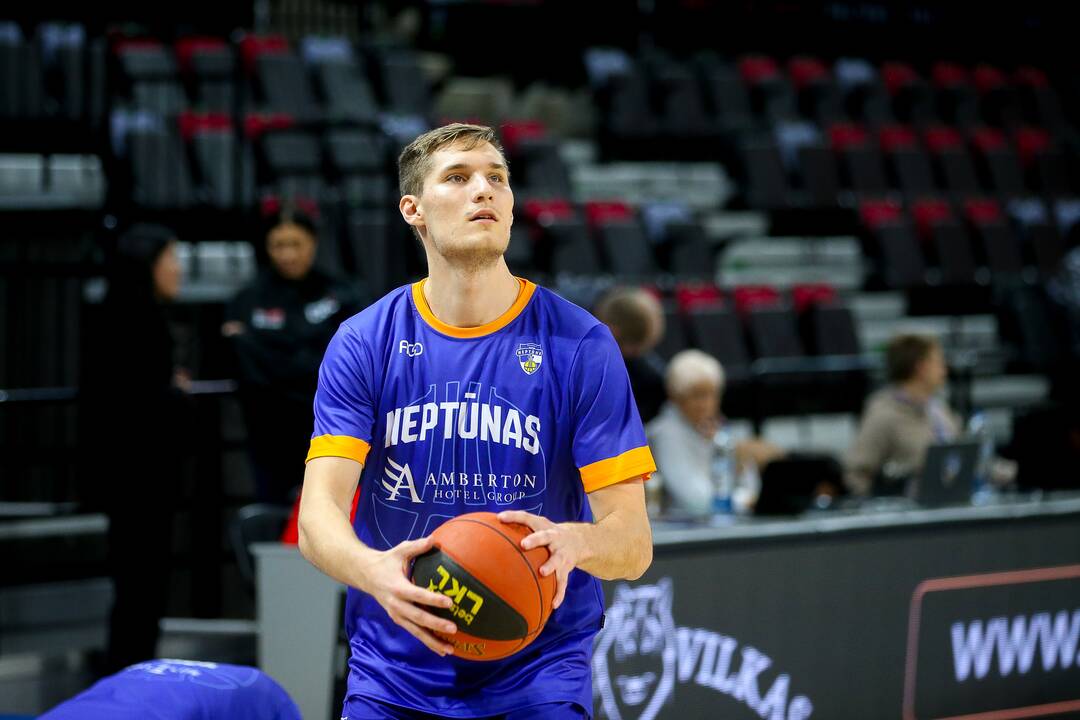Pokyčiai: „Žalgirio“ strategas K. Maskvytis vidurio puolėjui D. Lavrinovičiui per mačą su „Šiauliais“ turėjo pastabų, o po varžybų pažėrė komplimentų.