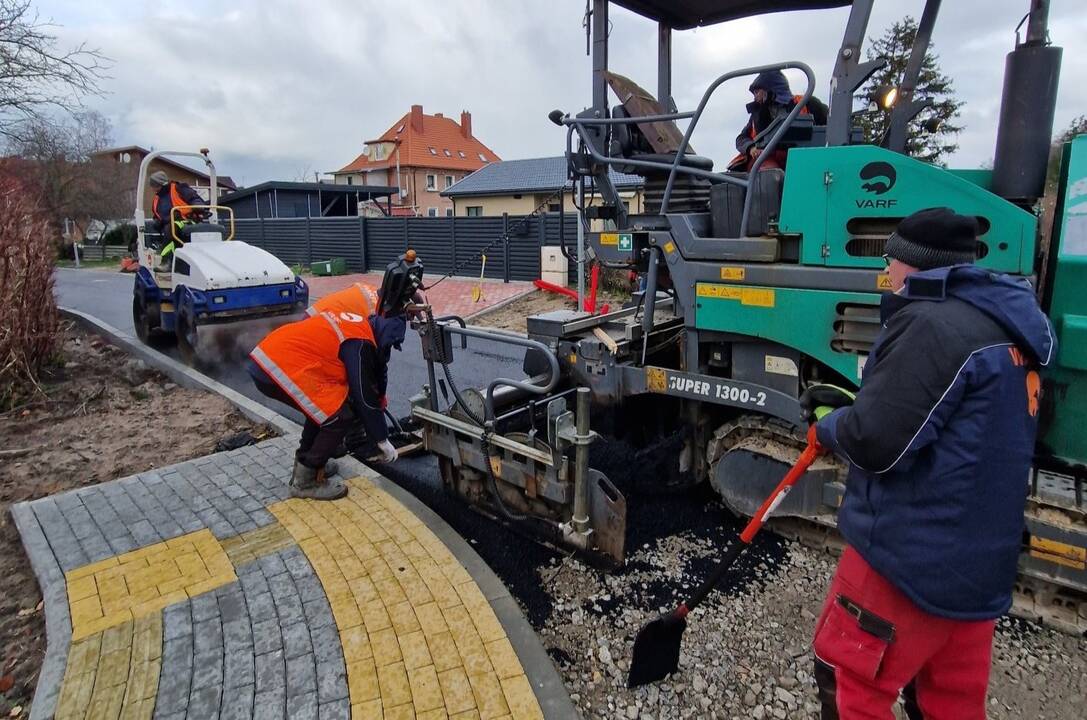 Darbai: Melnragėje jau vyksta takų atnaujinimo darbai.