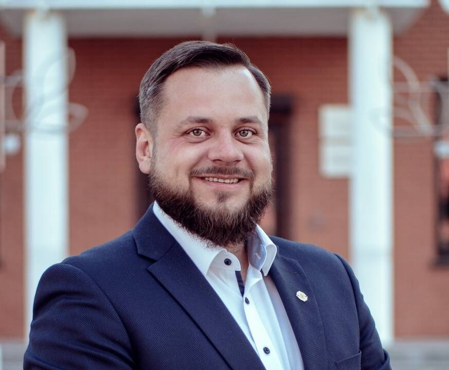 Kretingos baseino veiklą turintis kuruoti Kretingos sporto mokyklos direktoriaus pavaduotojas V. Tamašauskas sulaukė įspėjimo.