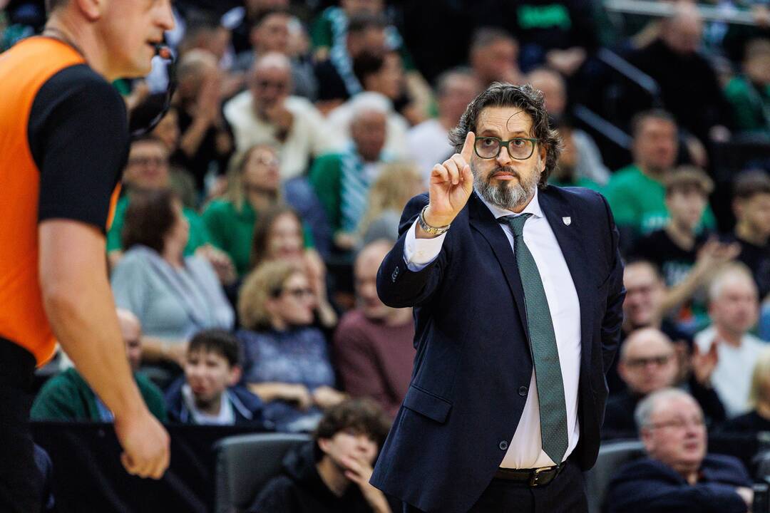 Per pirmo rato dvikovą Kaune belgradiečių komandai vadovavęs D. Ivanovičius dabar dirba Vitorijoje, o „Žalgirio“ trenerių štabe K. Maksvytį pakeitė A. Trinchieri.