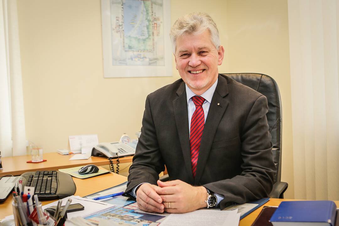 Klaipėdiečiai piktinasi pastebėję, kad pirkėjai į prekybos centrus ne tik atsineša augintinius, bet juos įsideda į krepšelius ar vežimėlius, skirtus maisto prekėms.