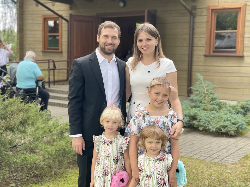 Esmė: S. ir M. Beinariams svarbiausia, kad mergaitės augtų laimingoje šeimoje, kurioje būtų puoselėjamos tam tikros vertybės.