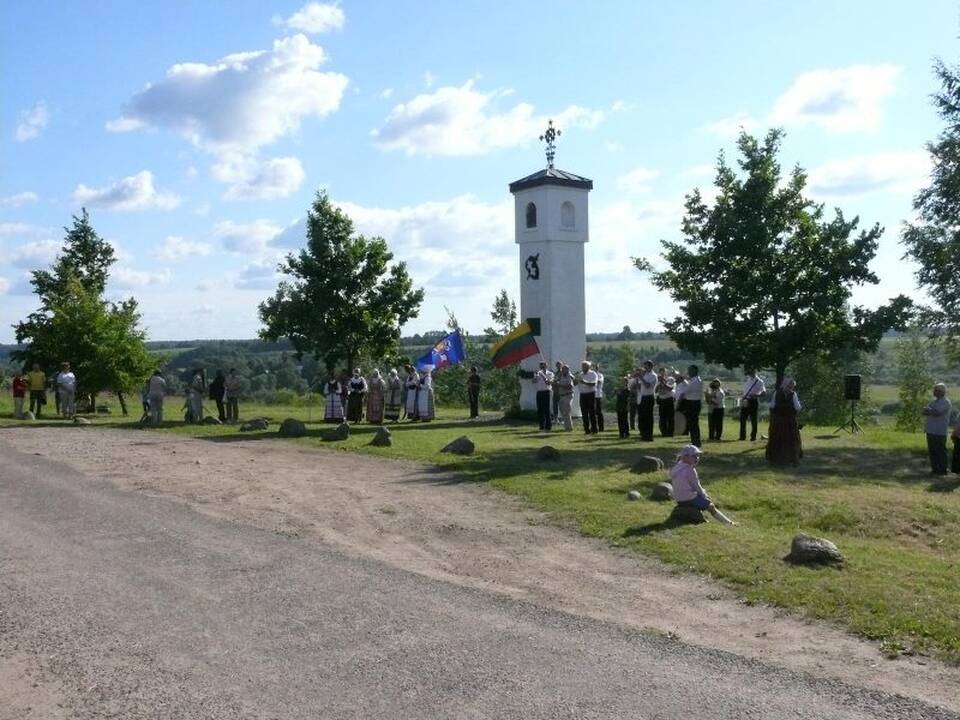 Jubiliejus: paminklas ant Babtų Stabaunyčiaus kalvos buvo iškilmingai atidengtas ir pašventintas 1933 m. spalio 1-ąją.