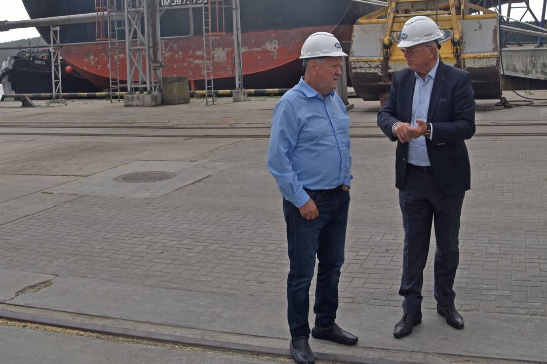 Tikslas: Klaipėdos jūrų uoste apsilankę Lietuvos, Ukrainos ūkininkai ir Lietuvos žemės ūkio ministerijos atstovai labiausiai domėjosi grūdų sandėliais.