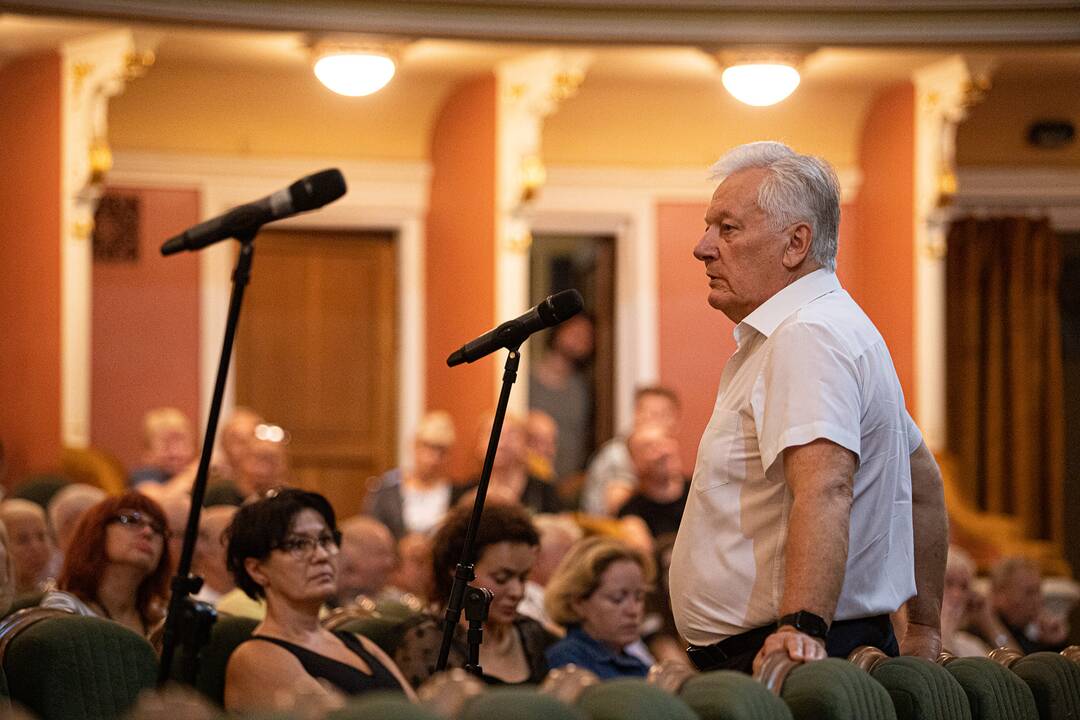 Ryšys: anot E. Stanciko, būdami bendrystėje kartu su Ukraina, NKDT kolektyvas semiasi iš jų įkvėpimo gėrio linkinčiai kūrybai.