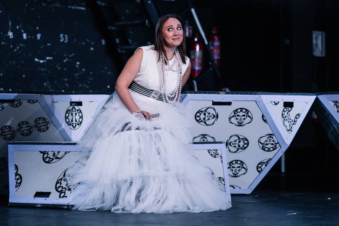 Procesas: po kelių dienų teatro scenoje skambėsiančios operos repeticijų akimirkos.