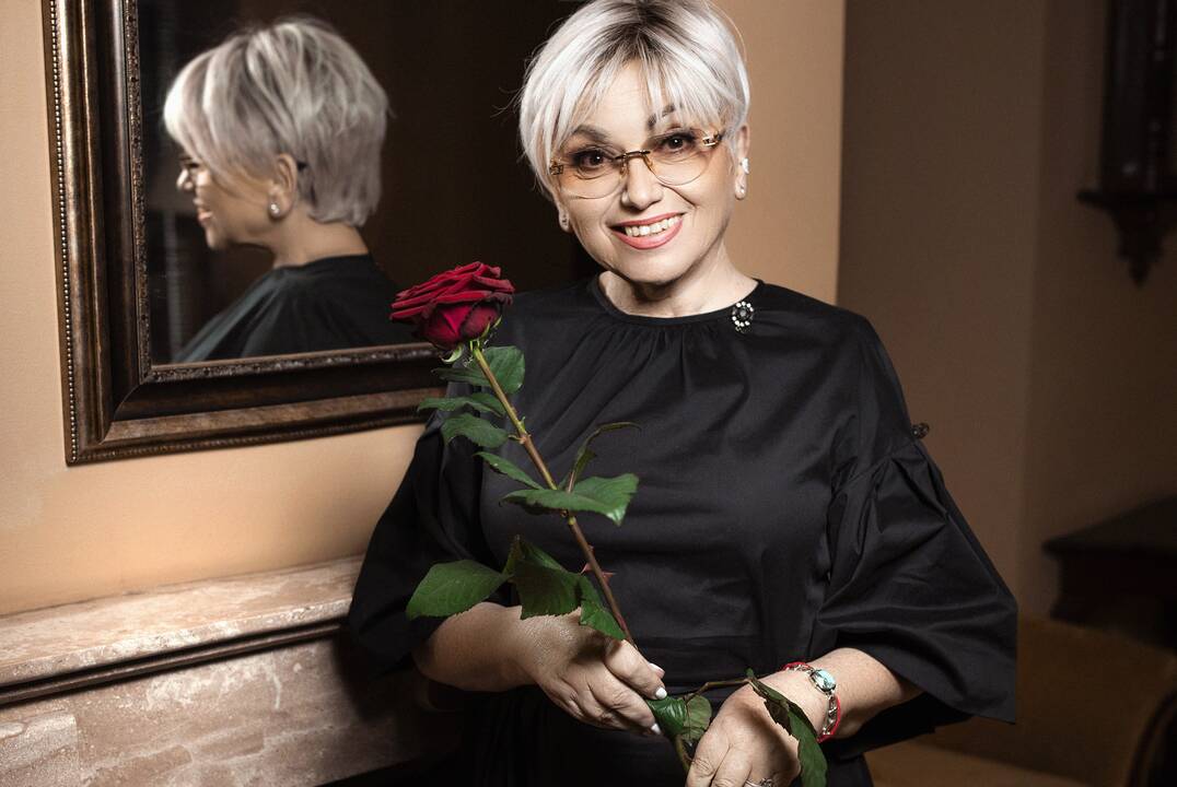 Įkvepia: be jokių plastinių operacijų, be nė vienos injekcijos, nevartojanti vaistų – tokia į savo 70-metį įžengė J. Tulčina.