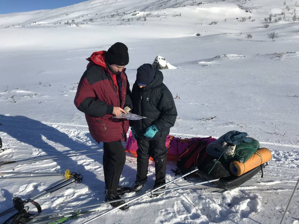 Startas: šeimos komanda pasiruošusi įveikti slidėmis 10–20 km. 