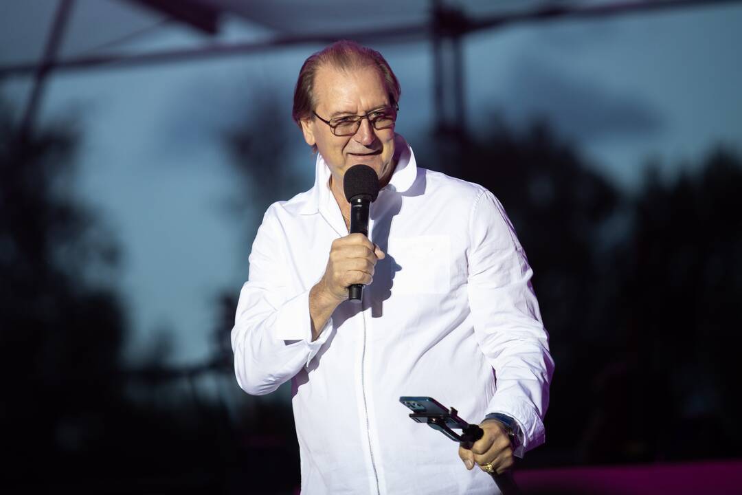 Pirmoji: Laisvės partija jau pakeitė pirmininką, juo tapo T. V. Raskevičius. Ar ji grįš į nacionalinę lygą, apskritai išliks ar su kuo susijungs?