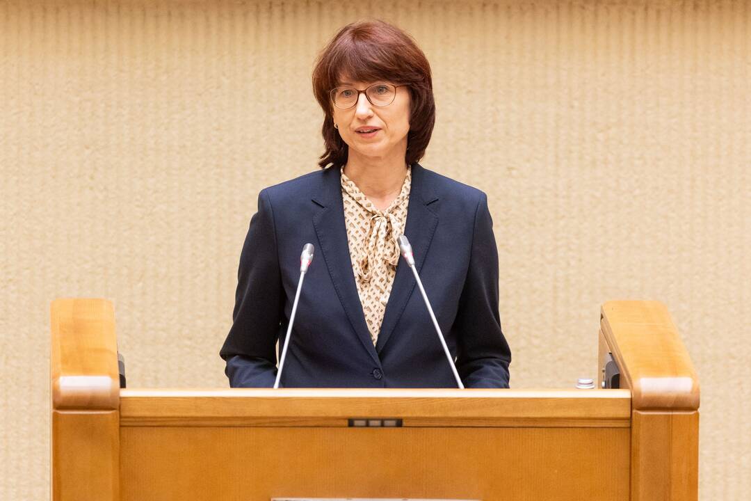 Tikėtina, balsavimo teisę turi apie 400 tūkst. užsienyje gyvenančių Lietuvos piliečių. Pasaulio lietuvių apygardoje užsiregistravo per 52 tūkst., balsavo 37 811.