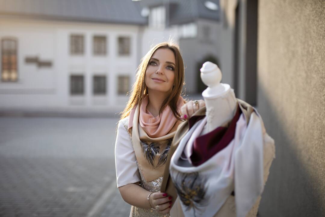 Savarankiškai: kupolinį namą pasistačiusi menininkė Ž. Aleknaitė daug ką darė pati – padėjo inžinerinis išsilavinimas. 