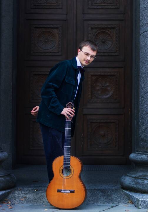 Pašaukimas: „Klasikinė gitara yra mano instrumentas. Man patinka ja tyrinėti skirtingus žanrus, groti vienam ir su kolektyvu“, – sako gitaristas R. Jurkus.