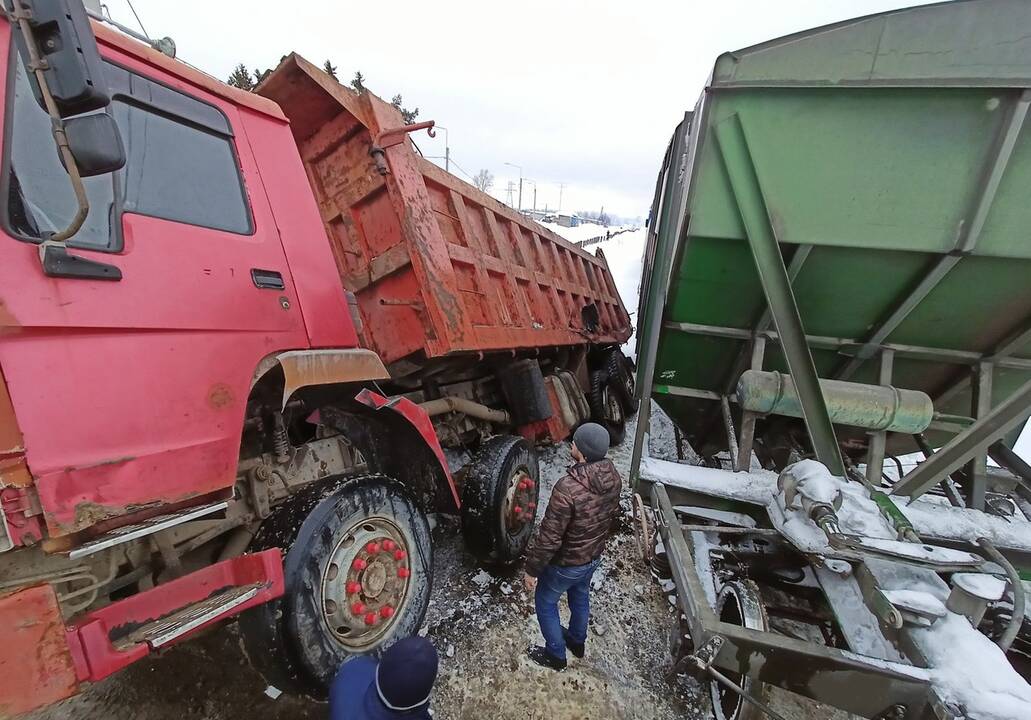 Atvejai: traukinys su sunkvežimiu susiduria ne dažnai, bet kai tai įvyksta pasekmės gali būti neprognozuojamos.