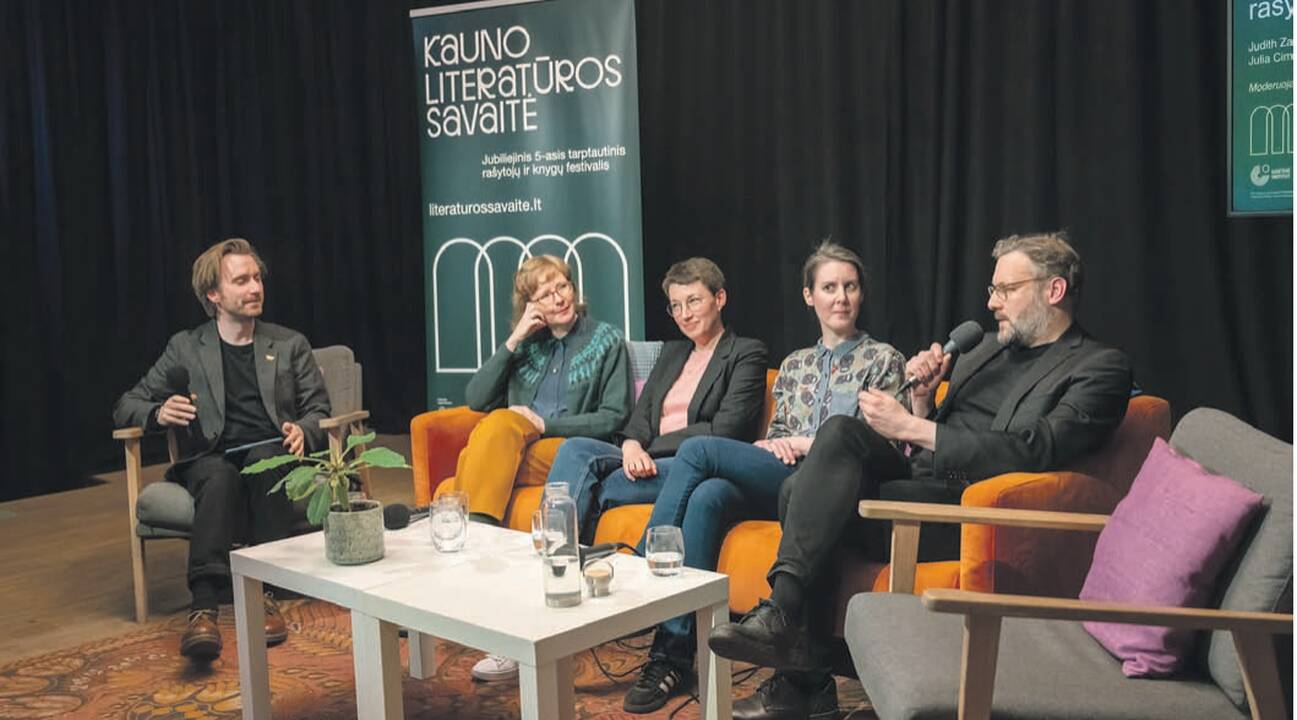 Forumas: Kauno literatūros savaitės metu vykusios diskusijos „Asmuo ir algoritmas: rašytojų požiūris“ akimirka.