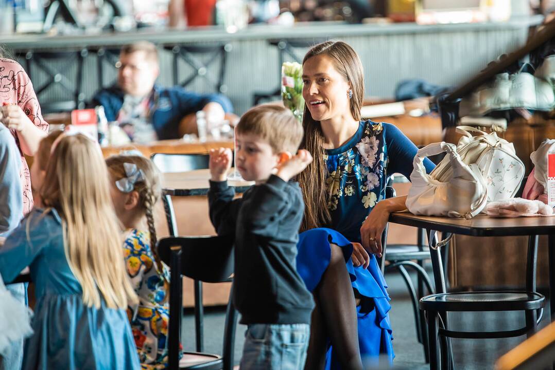 Svarbiausia: „Mūsų laisvalaikis visada planuojamas, o prioritetas – vaikai“, – tikina baleto primarijus N. Juška. 