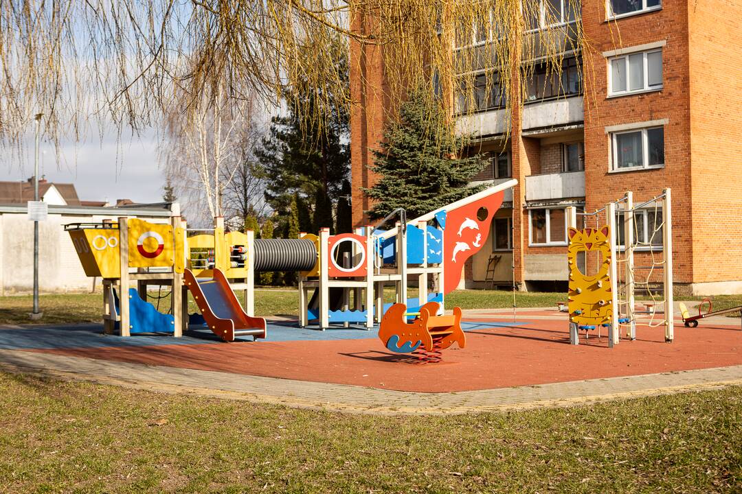 Nuostata: Kauno rajono savivaldybė laikosi principo: renovuoti namai – tvarkingi kiemai.