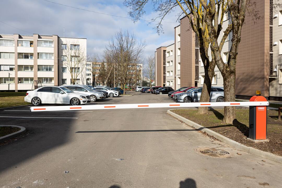 Nuostata: Kauno rajono savivaldybė laikosi principo: renovuoti namai – tvarkingi kiemai.