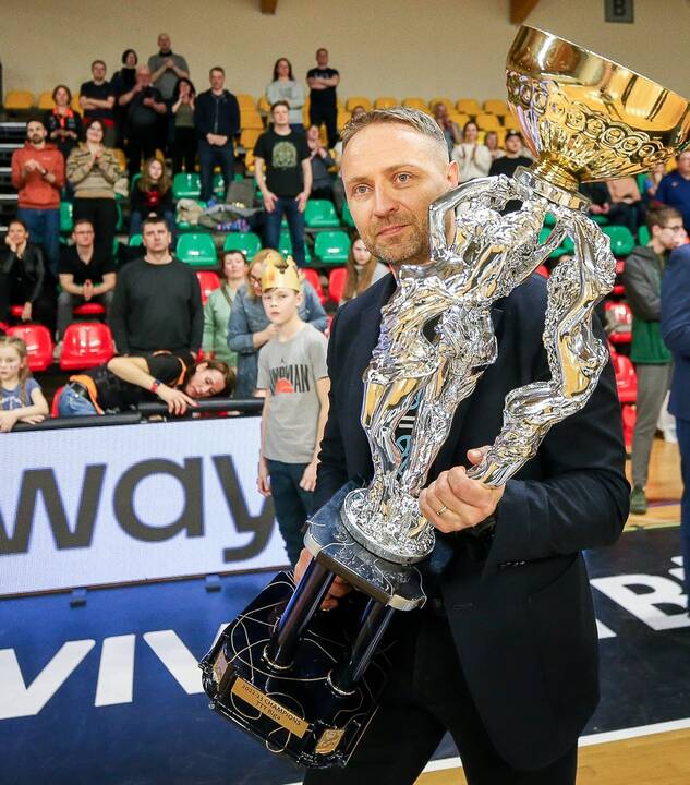 Akcentai: „Biosil-WBBL“ finalo turnyro dalyvės vilkėjo specialiai šioms varžyboms pagamintus apšilimo marškinėlius