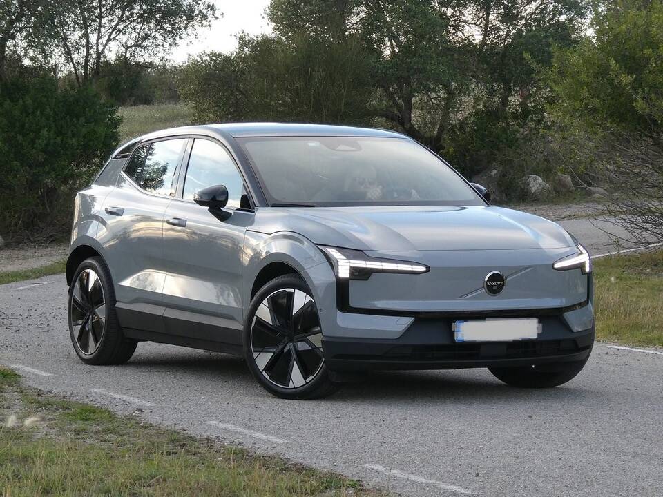 Titulas: naujos kartos „Toyota Prius“ įvertintas prizu už geriausią dizainą.