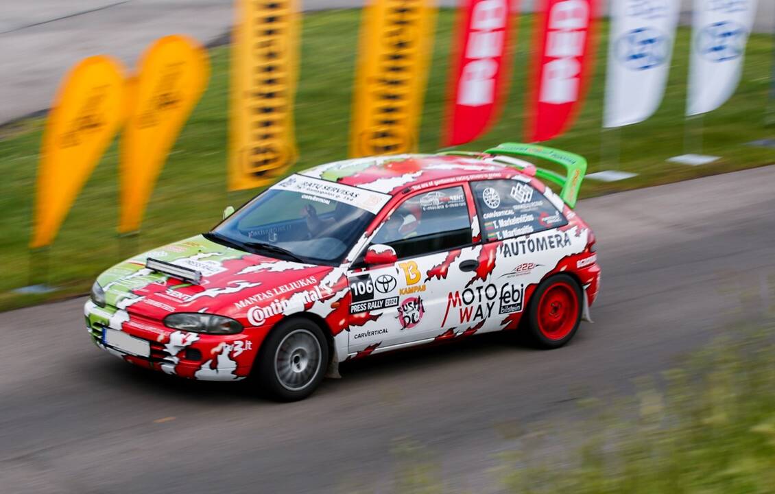 Ekipažas: galingiausių automobilių klasės nugalėtojai – V. Girdžiūnas (kairėje) ir R. Gabartas, važiavę „Audi RS3“.