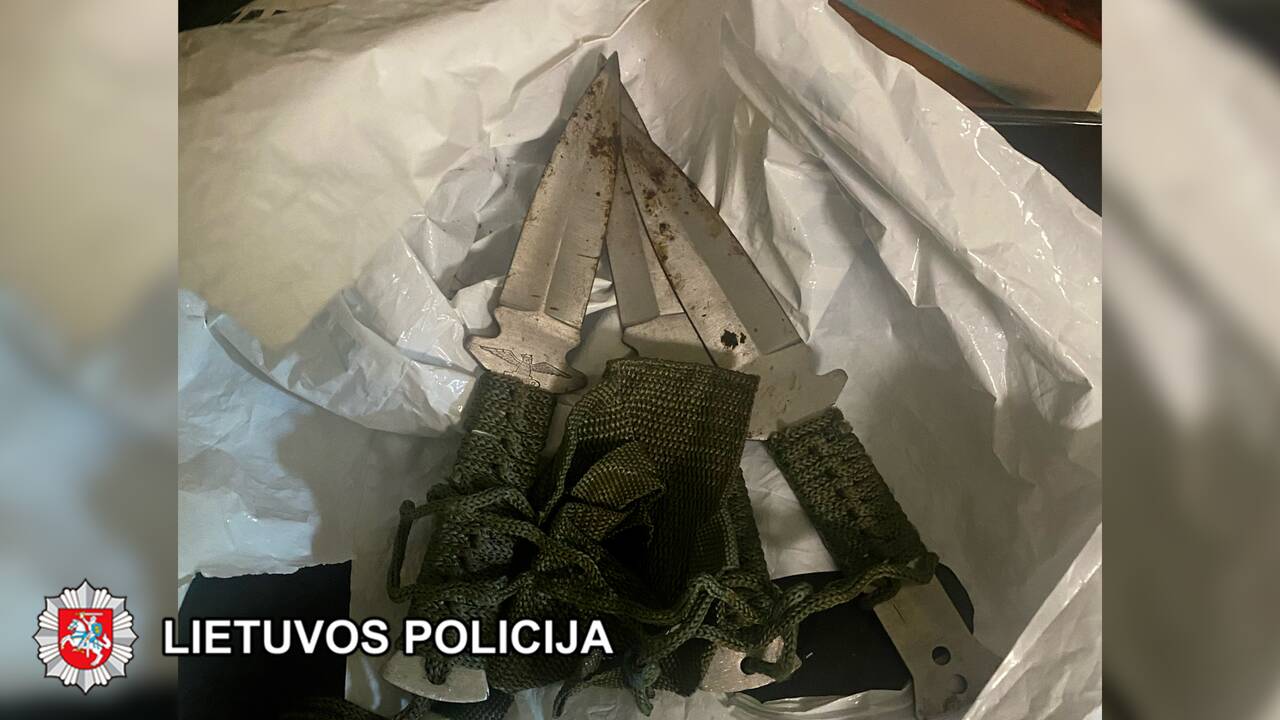 Tyrimas: kratų metu Kriminalinės policijos pareigūnai rado įdomių įkalčių.