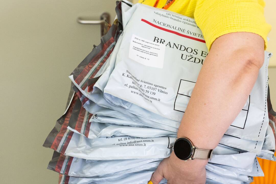 Svarbu: pasak R. Popovienės, reikia ne tik taip sudėlioti egzaminų tvarkaraščius, kad jie netrukdytų ugdymo procesui birželį, bet ir užtikrinti, kad sesija nevyktų per atostogas.