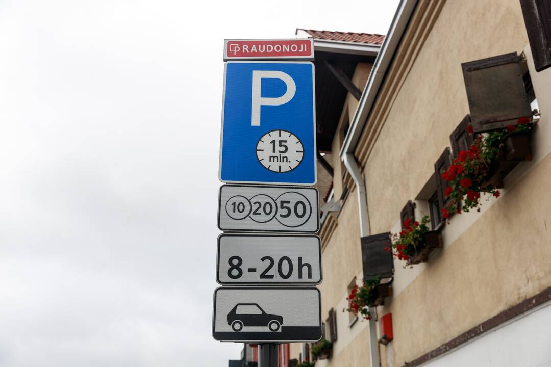 Pasiteisino: savivaldybės atstovai tikina, kad mažų emisijų zonoje įvedus įvažiavimo mokestį automobilių sumažėjo trečdaliu.