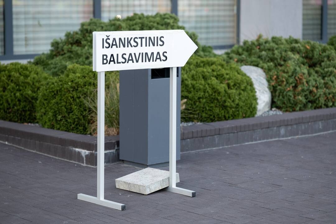 Nusivylė: į rinkimus atėjusi kaunietė sužinojo, kad ji esą gyvenamąją vietą deklaravo Babtuose, todėl ten ir turi balsuoti.
