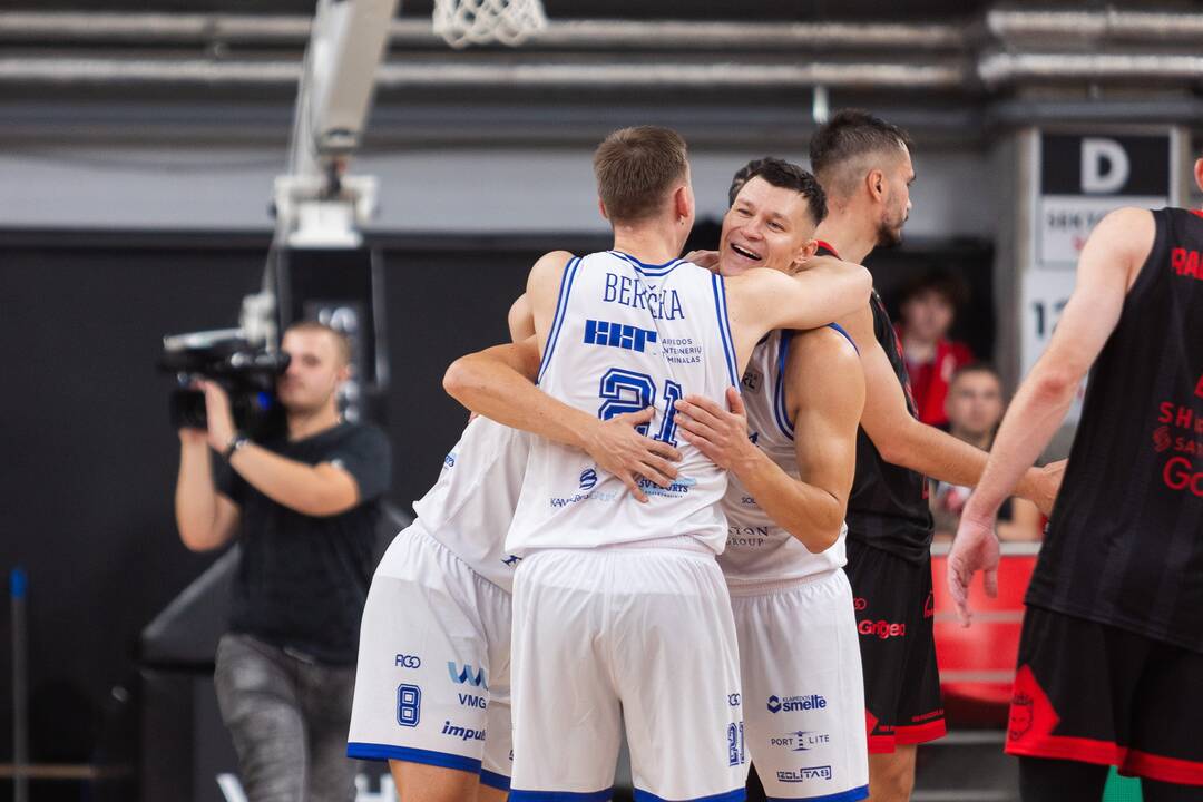 Talentas: „Žalgiriui“ priklausantis M. Rubštavičius (balta apranga) pasiekė karjeros rekordą Europos taurės turnyre.
