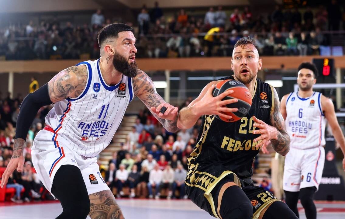 Statistika: žalgirietis S. Francisco (kairėje) surinko 23 naudingumo balus, „Maccabi“ legionierius R. Jokubaitis – 22.