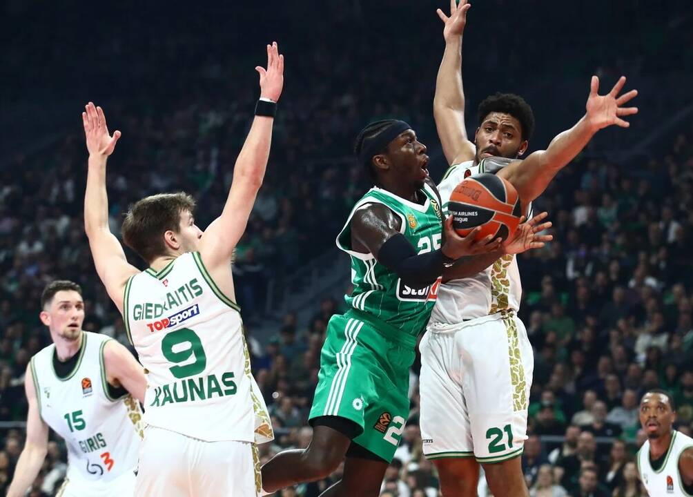 Potencialas: 185 cm ūgio žalgirietis S. Francisco blokavo du „Panathinaikos“ žaidėjų metimus.