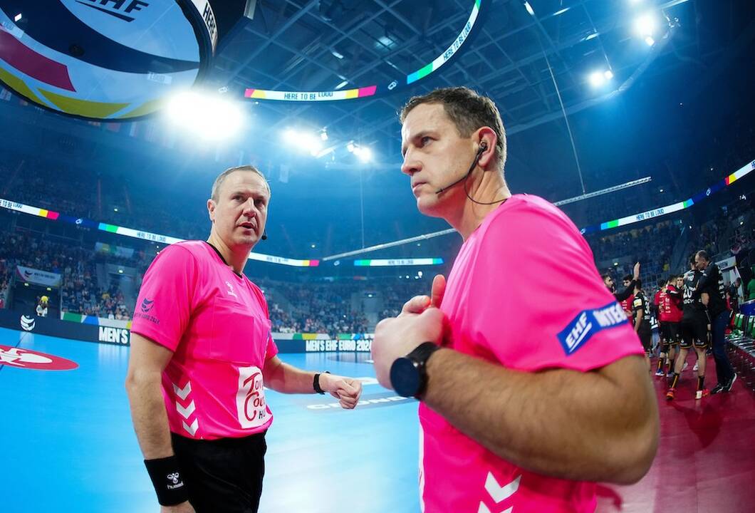 Kolegės: A. Žalienė (kairėje) ir V. Kijauskaitė – Kauno sporto mokyklos „Gaja“ trenerės.