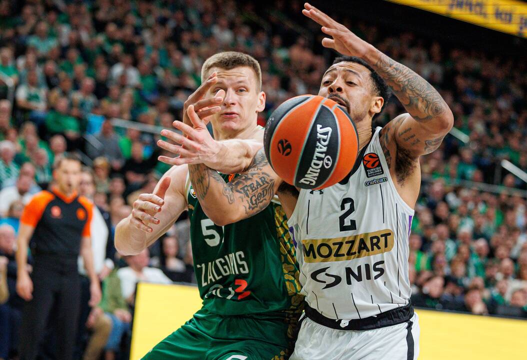 Skirtumas: žalgiriečiai laimėjo kovą su „Partizan“ krepšininkais dėl kamuolio 39:28.