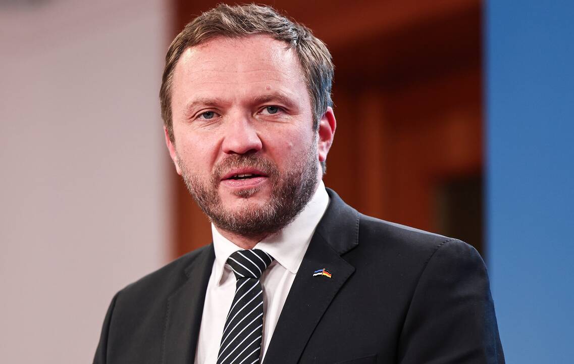 Pozicija: Estijos užsienio reikalų ministras M. Tsahkna pabrėžė, jog šalis pasinaudos savo teise tikrinti Estijos išskirtinę ekonominę zoną kertančius laivus, kai tik kils įtarimų.