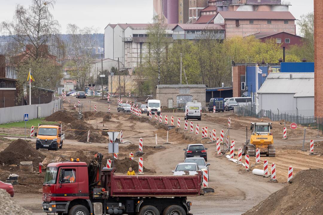 Spūstis: dėl statomo viaduko A1 kelyje transporto srautas juda lėčiau.