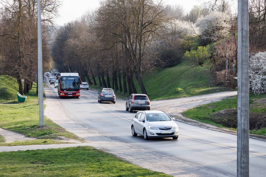 Spūstis: dėl statomo viaduko A1 kelyje transporto srautas juda lėčiau.