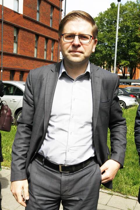 Klausimai: klaipėdiečiai nesupranta, ar keistas kelio ženklas skirtas pėstiesiems, ar vairuotojams ir ką jis reiškia.