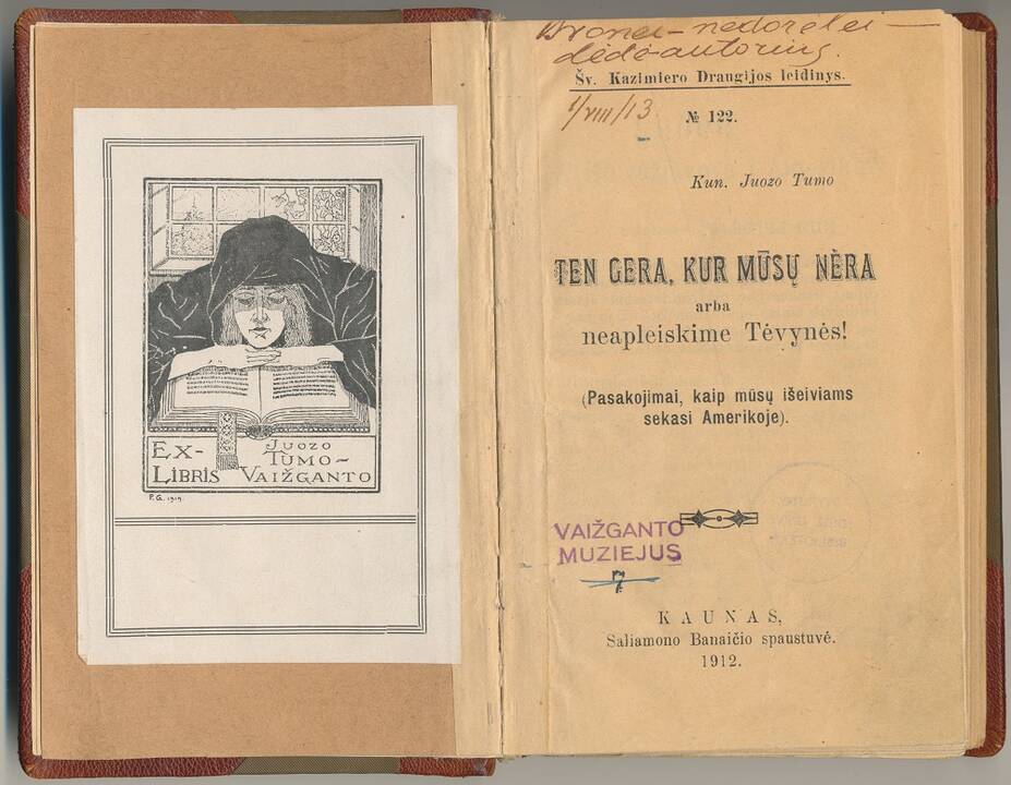 Kartos: J. Tumas-Vaižgantas tarp Lietuvos universiteto studentų. 1927 m.