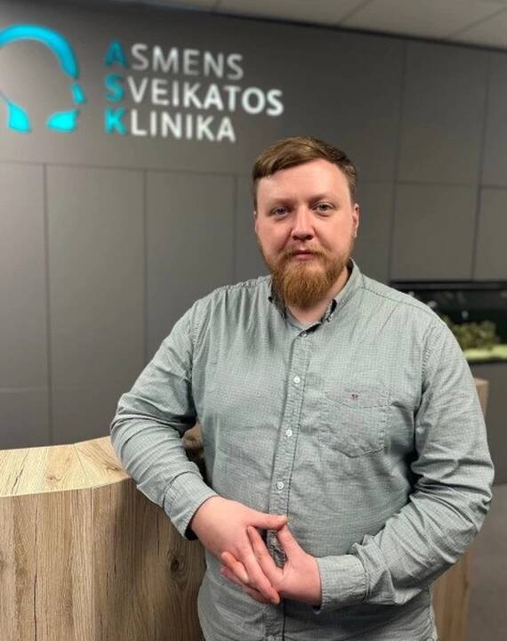Pagalba: labai svarbu krizę išgyvenančiam artimajam leisti įsitikinti, kad visa tai jis gali išgyventi remdamasis į kitus.