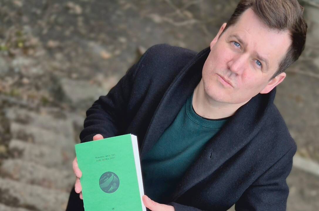 Dimensijos: naujosios M. Gailiaus knygos pasakojimas audžiamas pasitelkus ir fikciją, ir tikrą istoriją. „Romano laikas kartu yra ir praeitis, ir dabartis, ir šiokia tokia ateitis“, — sako jis.