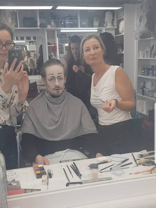 Kolegos: atviruose mokymuose su M. Halligan dalyvausios Lietuvos teatrų grimuotojos turėjo išskirtinę galimybę patobulinti savo meistriškumą.