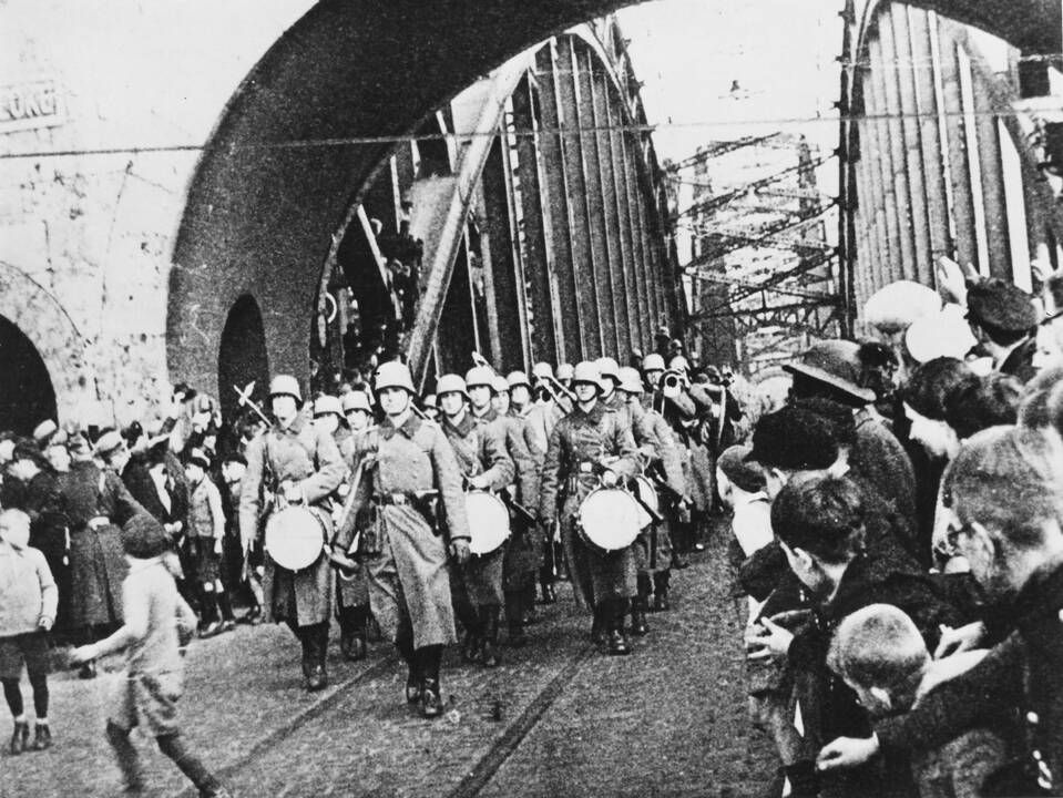 Lokacija: įspėjančio scenarijaus lemtinguoju įvykiu C. Masala pasirinko Rusijos operaciją Narvos mieste, kurį nuo rusiškojo Ivangorodo skiria tik Narvos upė.