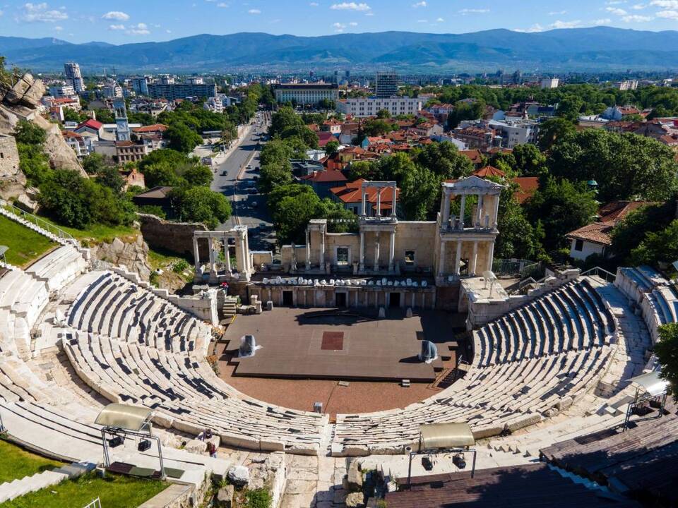 Senovinis: Nesebare, skaičiuojančiame 3 tūkst. metų siekiančią istoriją, žavi ir istoriniai paminklai, ir unikali medinė architektūra. 
