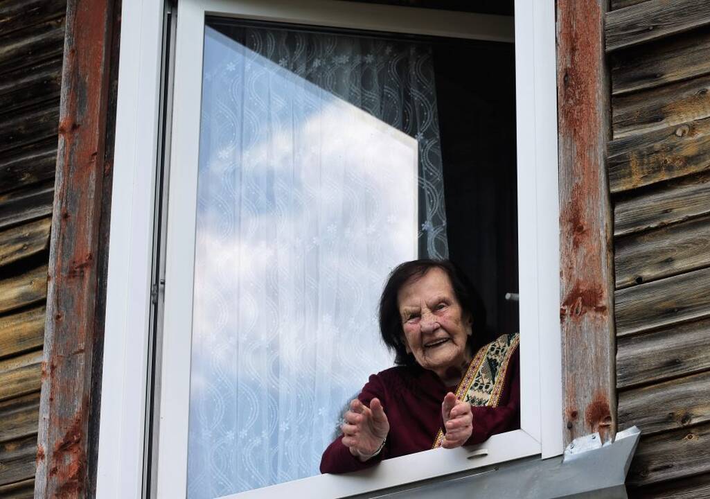 Dėmesys: Kauno rajono savivaldybė puoselėja gražią tradiciją – pasveikinti amžiaus jubiliejaus sulaukusius gyventojus. 