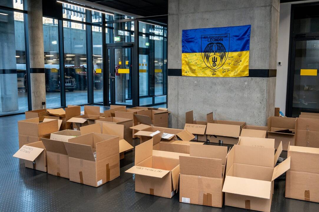 Akcija: Dariaus ir Girėno stadione buvo renkama parama, kuri bus iššiųsta į frontą Ukrainoje.