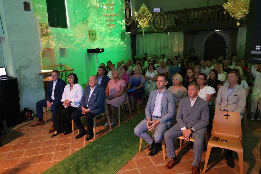 Vieta: padėkos popietė vyko senojoje Zapyškio Šv. Jono Krikštytojo bažnyčioje.