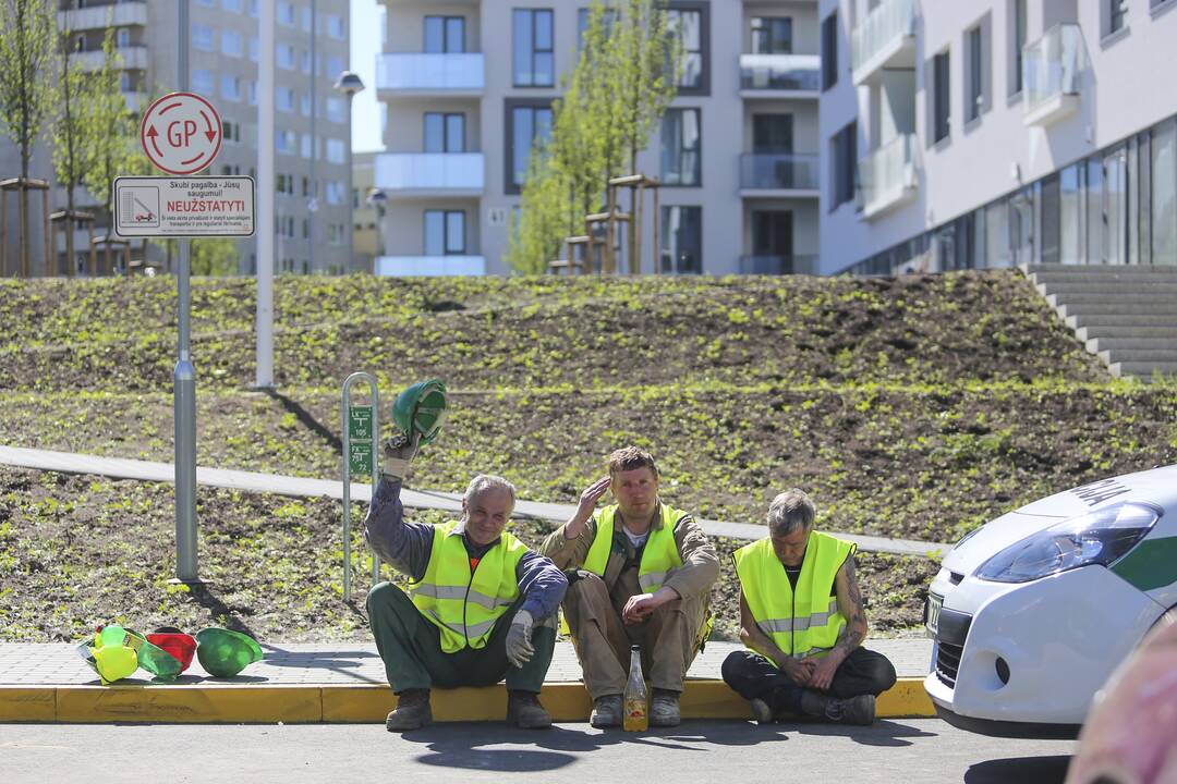 Miestuose kyla nauji būstai, bet jų pirkti nėra kam: kris kainos?