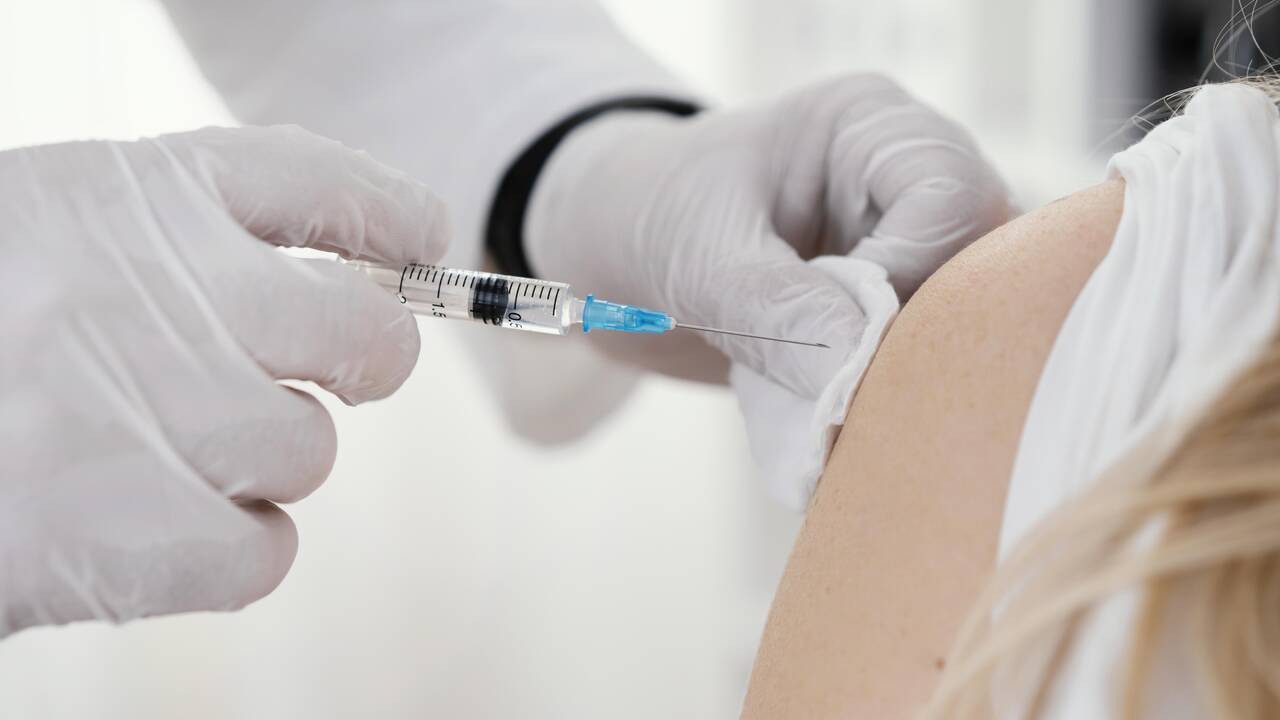 Apsauga: nuo difterijos ir stabligės vaikai Lietuvoje skiepijami pagal skiepų kalendorių, suaugę asmenys – valstybės lėšomis revakcinuojami kas dešimt metų.