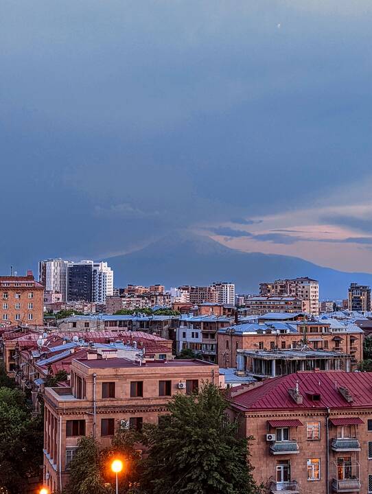 Aukštai: 572 Jerevano kaskadų laiptelius Julija įveikė ne sykį ir įvairiu paros metu. Vertėjo – iš čia atsiveria puiki miesto panorama.