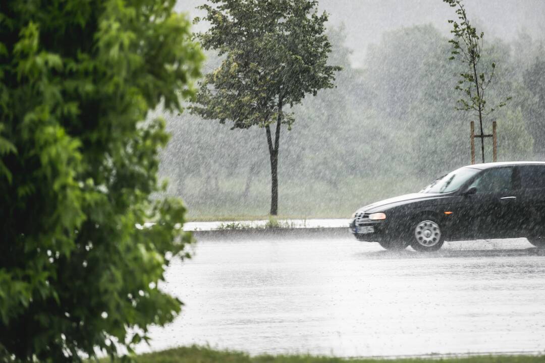 Kauną užklupo stiprus lietus